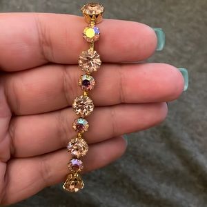 Women’s pink stone bracelet